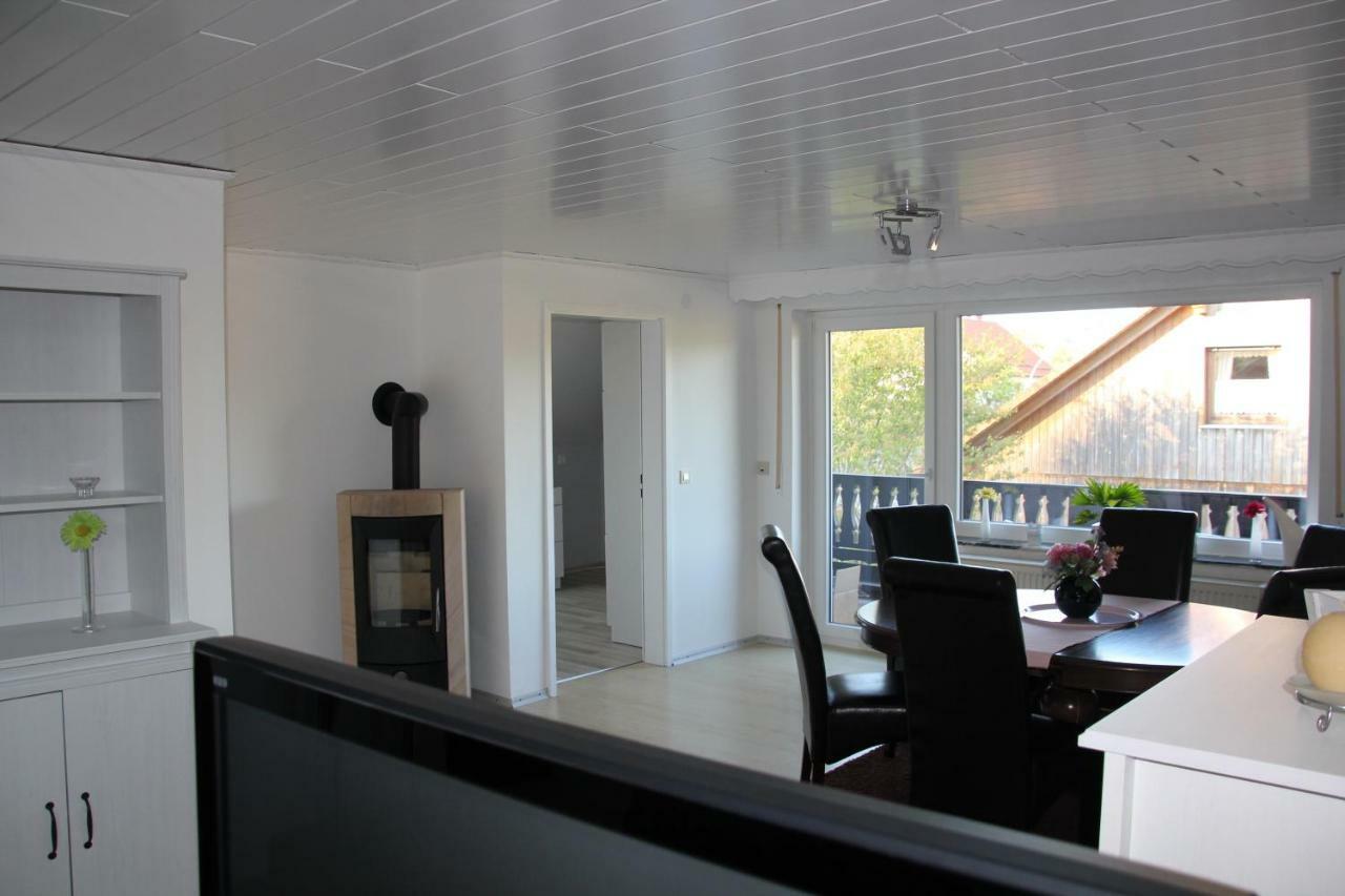 Ferienwohnung Abersfelder Mit Balkon Wildflecken Exterior foto